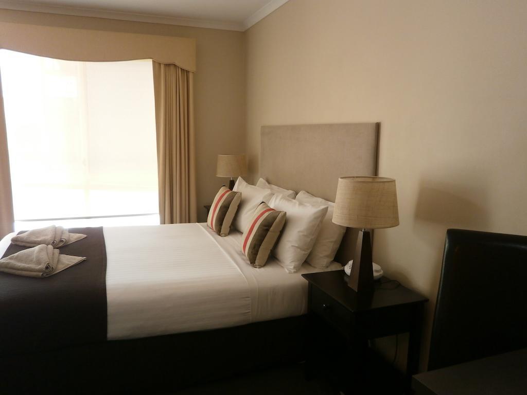 Motor Motel 3*